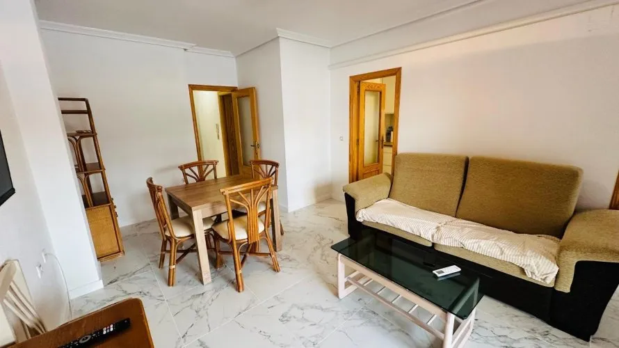 Apartment de 2 chambres à Torrevieja, Espagne No. 395