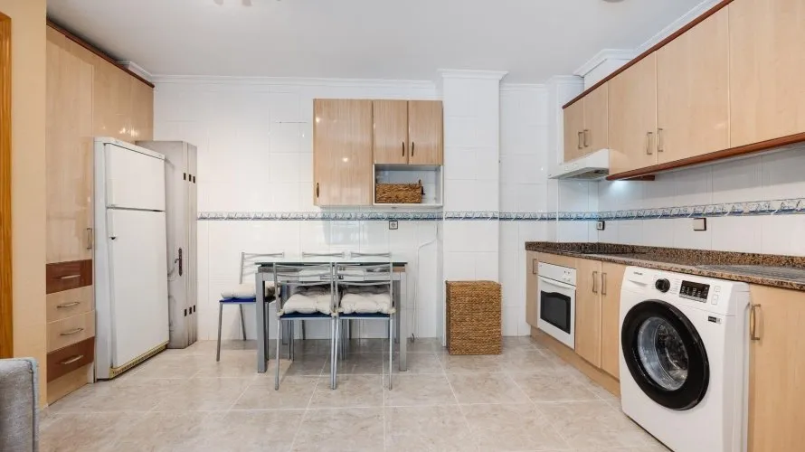 Apartment de 2 chambres à Torrevieja, Espagne No. 462 № 19