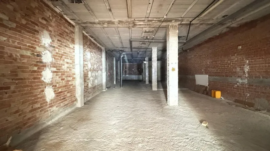 Commercial property de 261m² à Torrevieja, Espagne No. 386 № 8