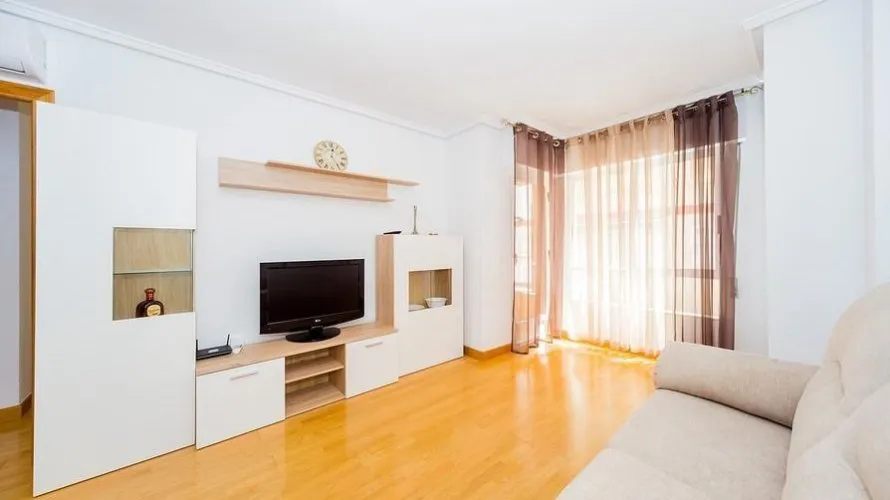 Apartment de 2 chambres à Torrevieja, Espagne No. 519 № 2