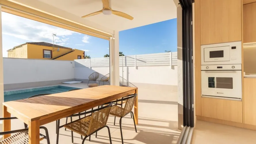 Villa de 102m² à Torrevieja, Espagne No. 341 № 12