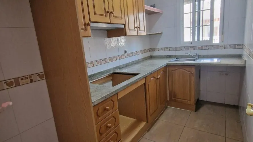 Apartment de 2 chambres à Torrevieja, Espagne No. 400 № 3