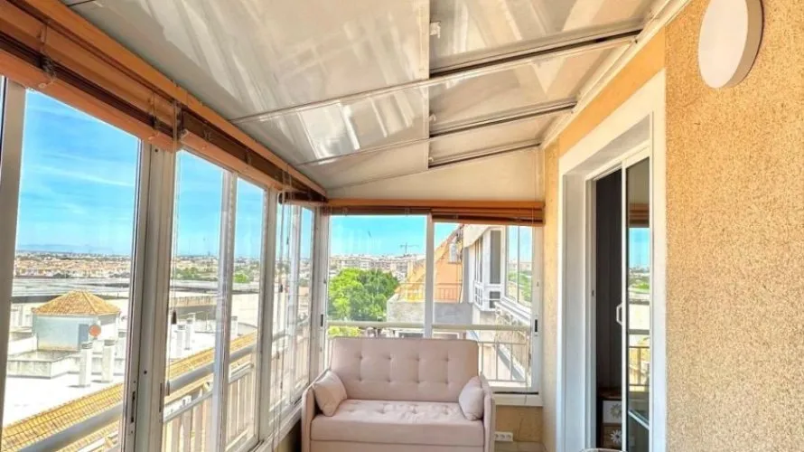 Apartment de 2 chambres à Torrevieja, Espagne No. 526 № 1