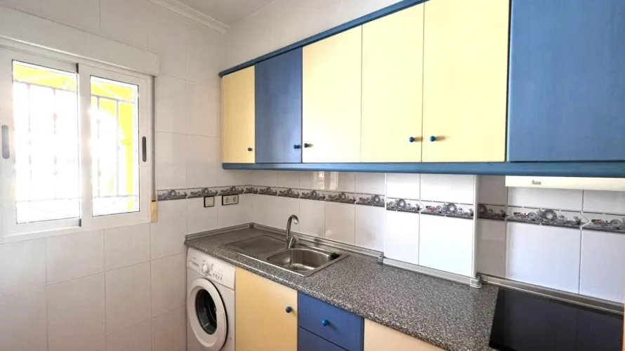 Bungalow de 2 chambres à Torrevieja, Espagne No. 425 № 13