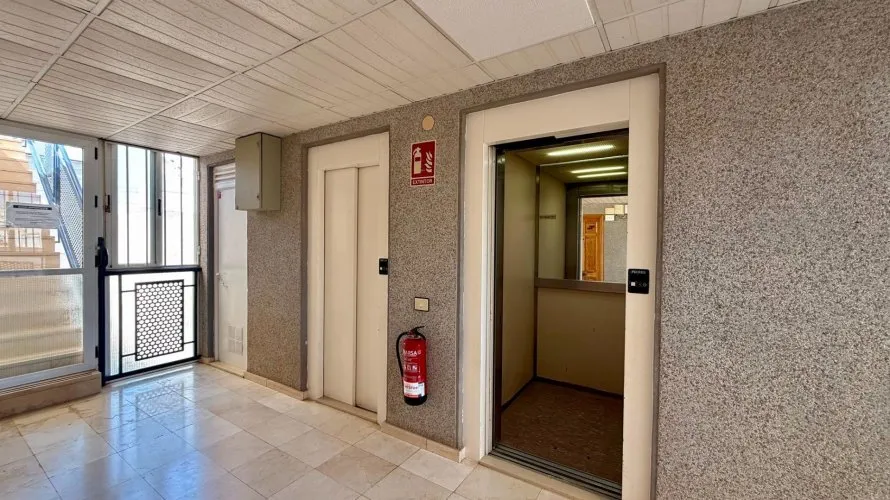 Penthouse de 2 chambres à Torrevieja, Espagne No. 337