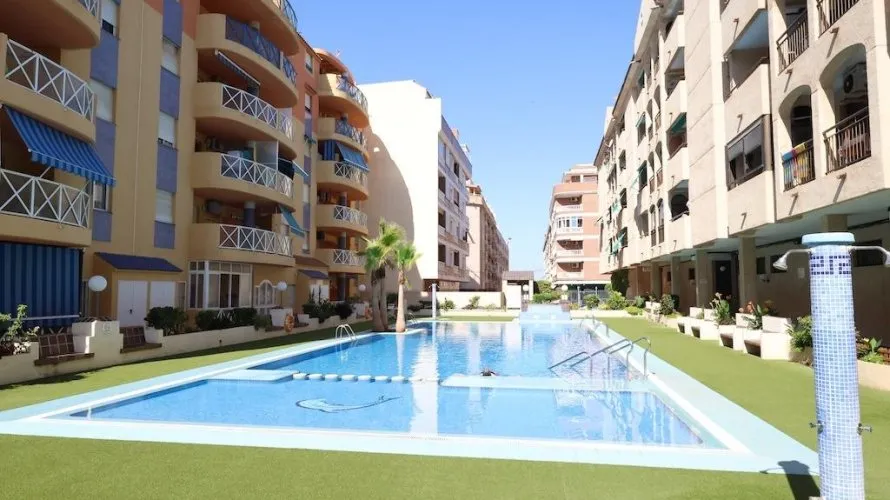 Apartment de 3 chambres à Torrevieja, Espagne No. 357