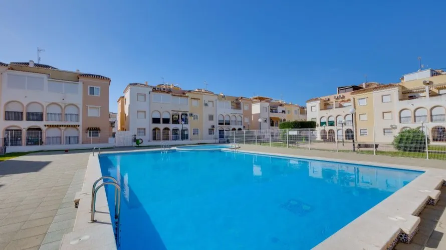 Bungalow de 60m² à Torrevieja, Espagne No. 512 № 10