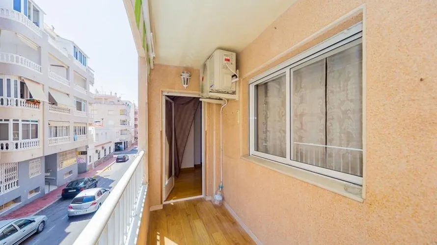 Apartment de 2 chambres à Torrevieja, Espagne No. 519 № 12