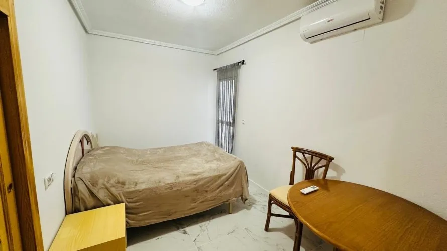 Apartment de 2 chambres à Torrevieja, Espagne No. 395 № 21