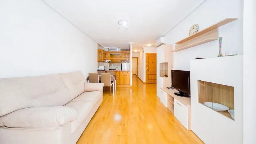 Apartment de 2 chambres à Torrevieja, Espagne No. 519 № 1