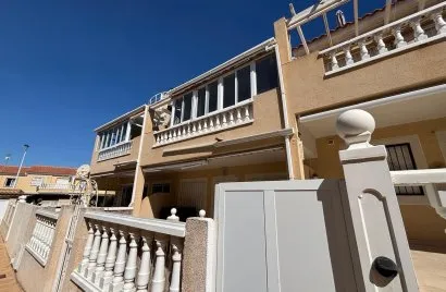 Bungalow de 1 chambre à Torrevieja, Espagne No. 493