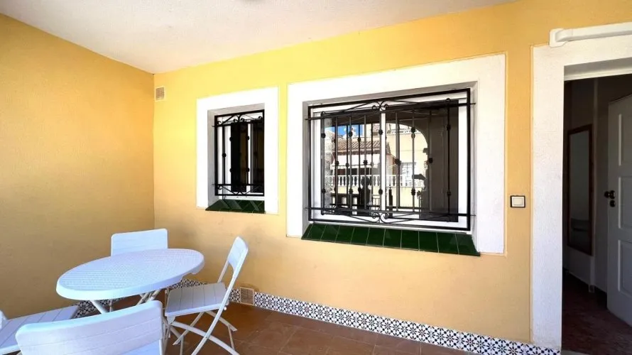 Bungalow de 2 chambres à Torrevieja, Espagne No. 425 № 20
