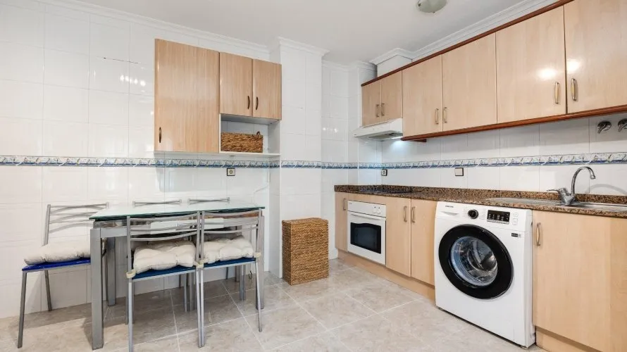 Apartment de 2 chambres à Torrevieja, Espagne No. 462 № 18