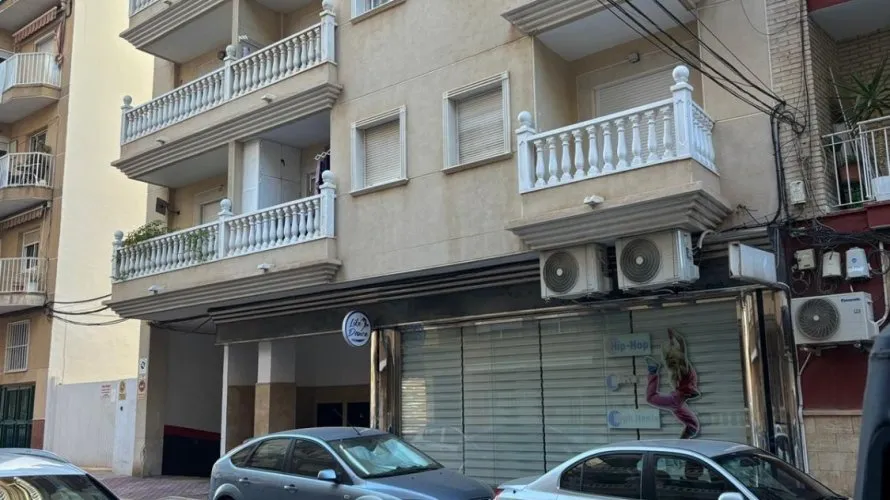Parking de 29m² à Torrevieja, Espagne No. 426