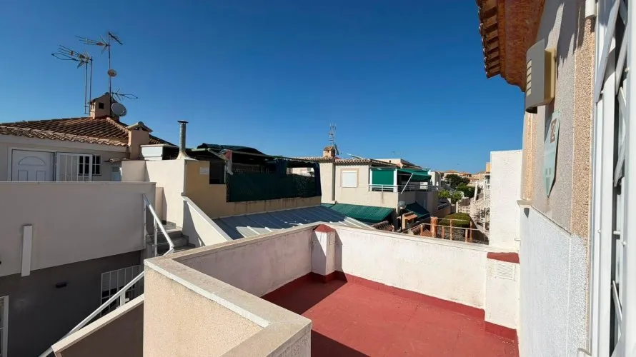 House de 3 chambres à Torrevieja, Espagne No. 360 № 21