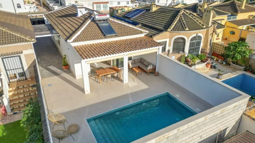 Villa de 102m² à Torrevieja, Espagne No. 341 № 4