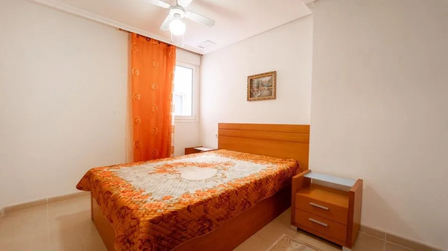 Apartment de 2 chambres à Torrevieja, Espagne No. 394 № 4