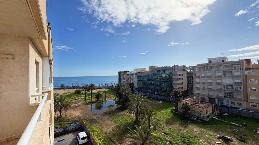 Apartment de 2 chambres à Torrevieja, Espagne No. 435 № 1