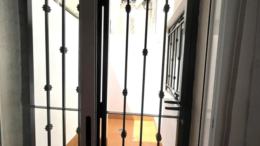 Bungalow de 2 chambres à Torrevieja, Espagne No. 425 № 5