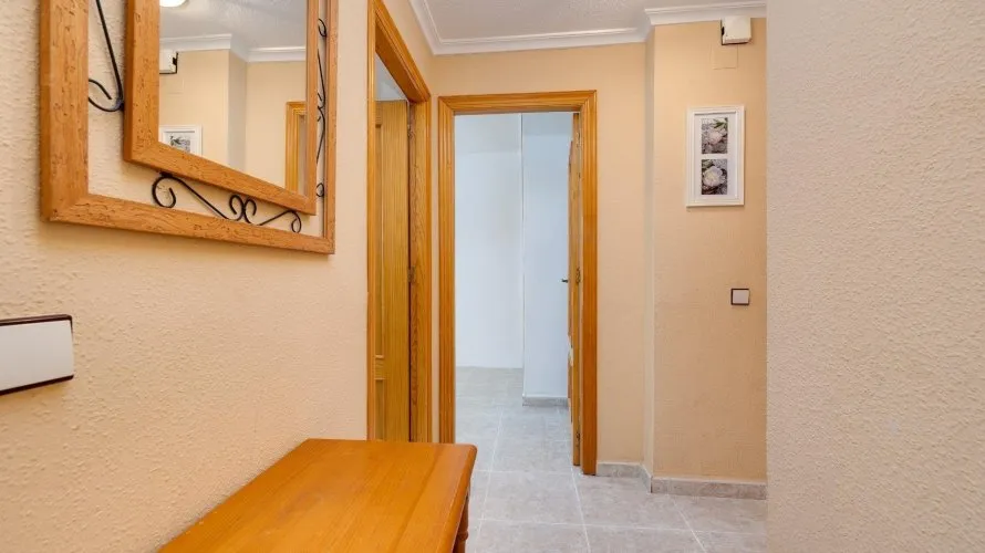 Apartment de 2 chambres à Torrevieja, Espagne No. 462 № 15