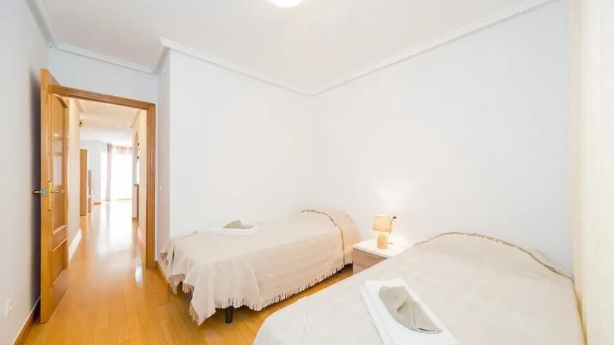 Apartment de 2 chambres à Torrevieja, Espagne No. 519 № 11