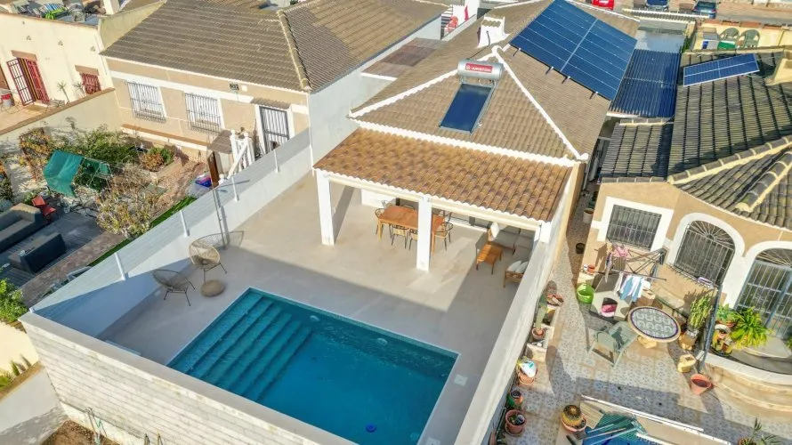 Villa de 102m² à Torrevieja, Espagne No. 341 № 5