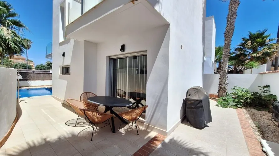 Apartment de 3 chambres à Torrevieja, Espagne No. 332 № 28