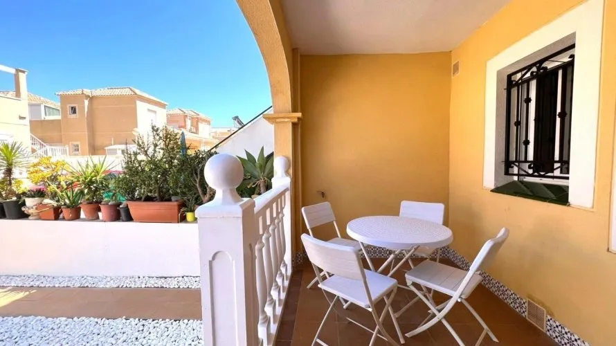 Bungalow de 2 chambres à Torrevieja, Espagne No. 425 № 24