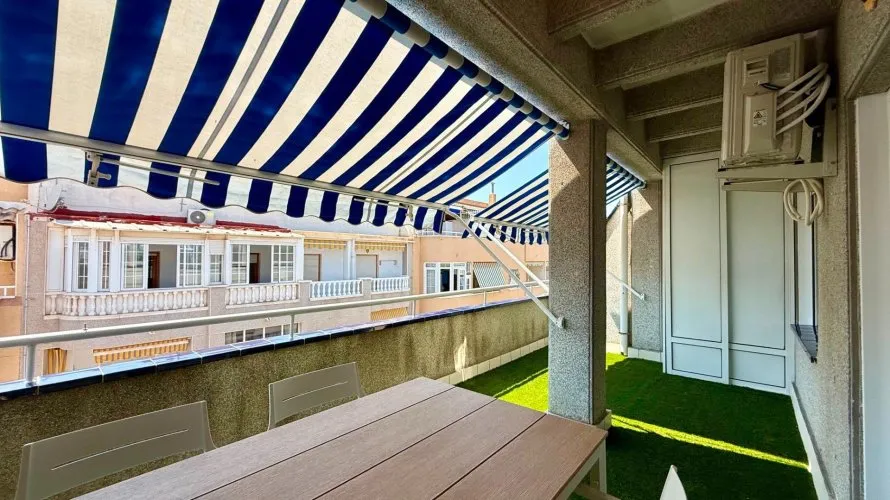 Penthouse de 2 chambres à Torrevieja, Espagne No. 337 № 17
