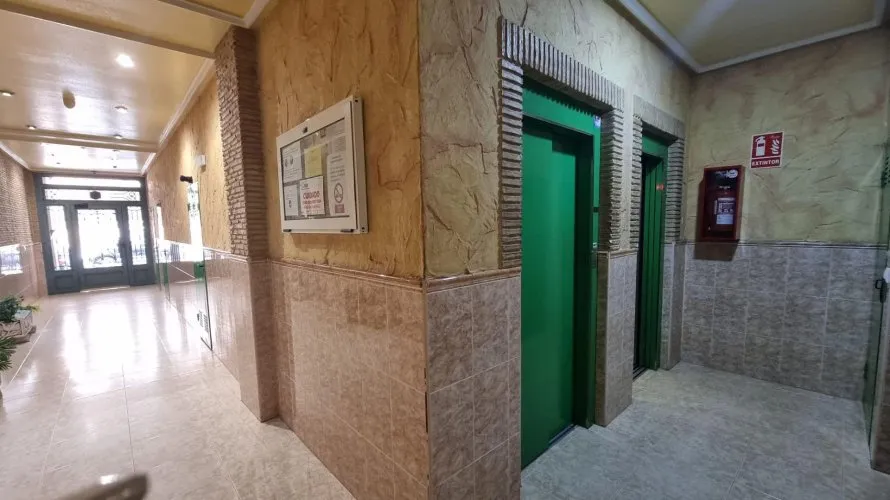 Apartment de 2 chambres à Torrevieja, Espagne No. 402 № 21