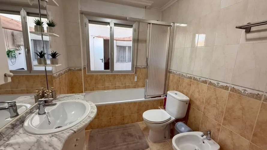 Apartment de 2 chambres à Torrevieja, Espagne No. 375 № 14