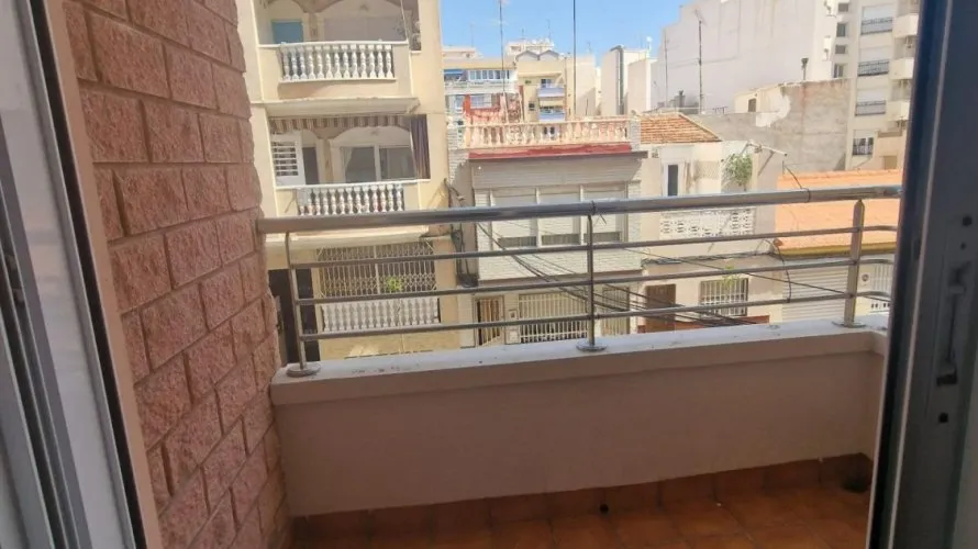 Apartment de 2 chambres à Torrevieja, Espagne No. 400 № 1