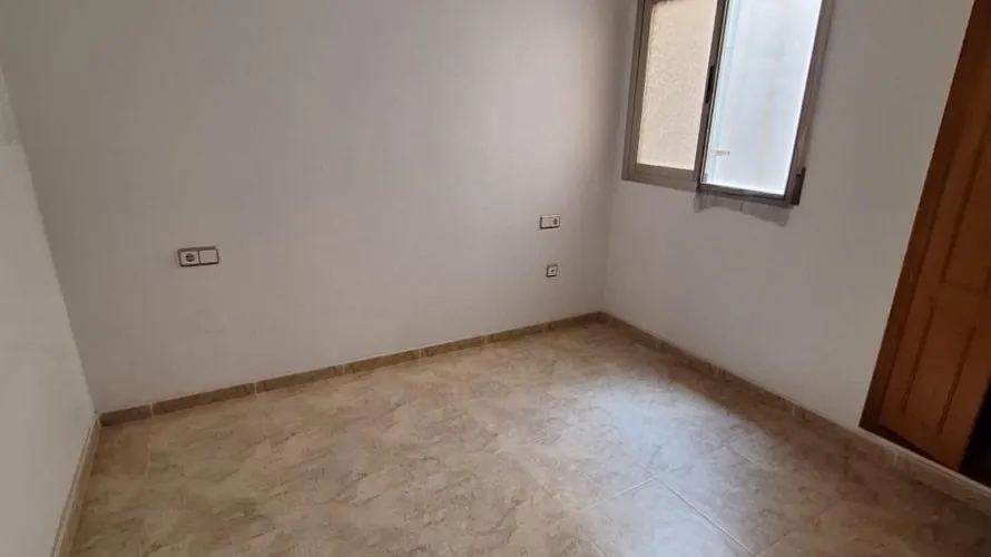 Apartment de 2 chambres à Torrevieja, Espagne No. 381 № 7