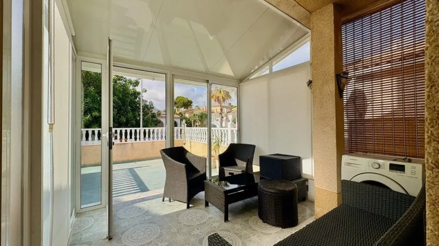 House de 4 chambres à Torrevieja, Espagne No. 591