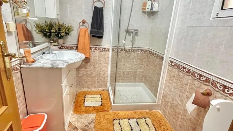 Villa de 2 chambres à Torrevieja, Espagne No. 605 № 2