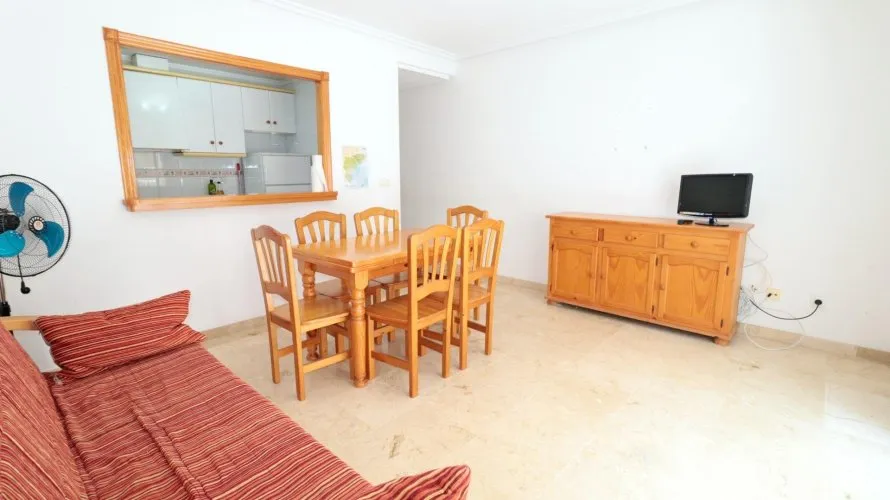 Apartment de 2 chambres à Torrevieja, Espagne No. 619 № 5