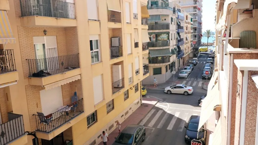 Apartment de 2 chambres à Torrevieja, Espagne No. 619 № 1