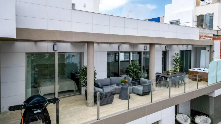Apartment de 129m² à Torrevieja, Espagne No. 566 № 1