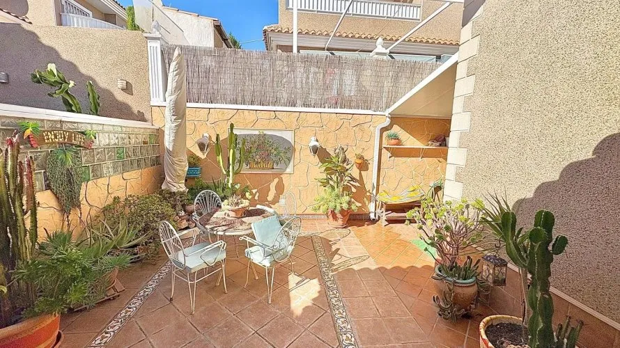 Villa de 2 chambres à Torrevieja, Espagne No. 605 № 22