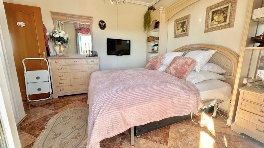 Villa de 2 chambres à Torrevieja, Espagne No. 605 № 9