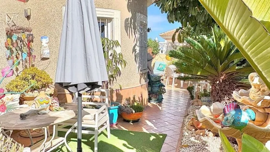 Villa de 2 chambres à Torrevieja, Espagne No. 605 № 20