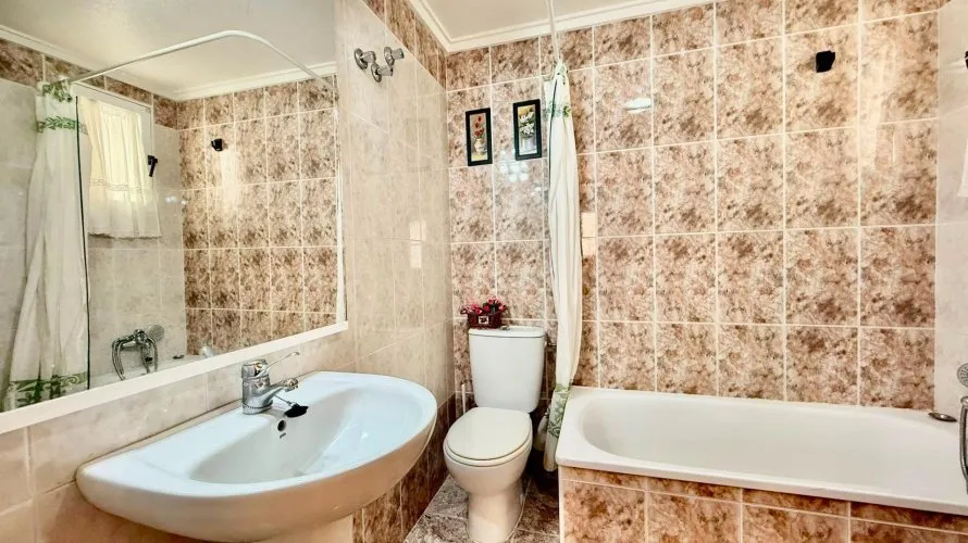 Apartment de 2 chambres à Torrevieja, Espagne No. 629 № 16