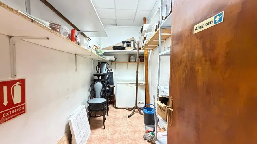 Commercial property de 98m² à Torrevieja, Espagne No. 694 № 6