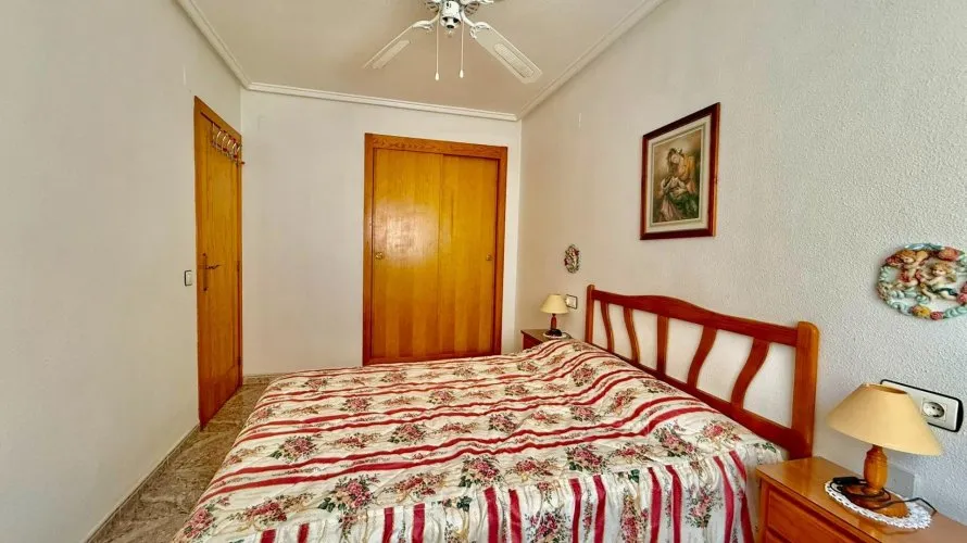 Apartment de 2 chambres à Torrevieja, Espagne No. 629 № 1