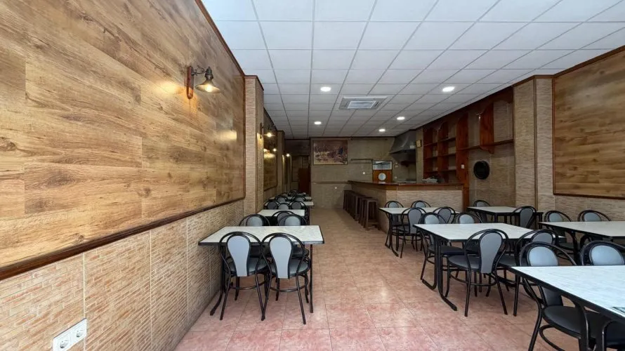 Commercial property de 98m² à Torrevieja, Espagne No. 694 № 24