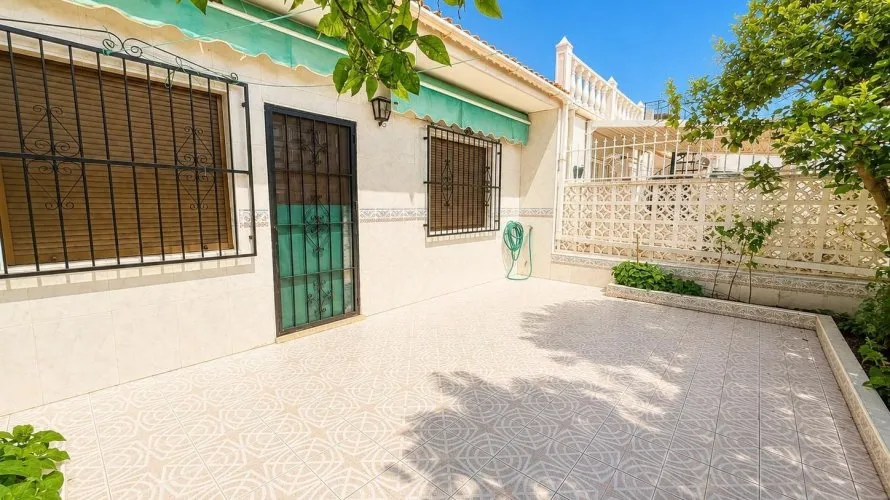 Bungalow de 3 chambres à Torrevieja, Espagne No. 676 № 6