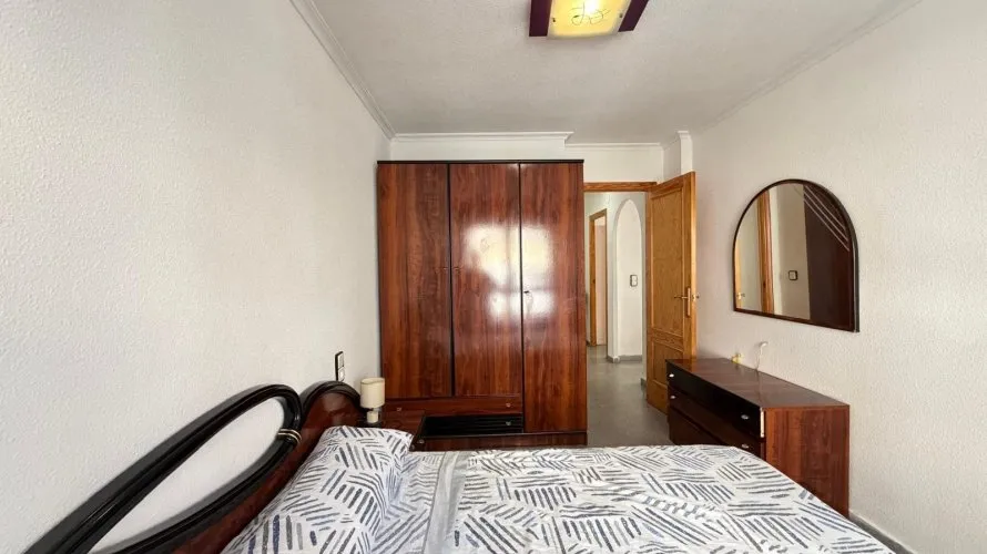 Apartment de 2 chambres à Torrevieja, Espagne No. 695 № 2