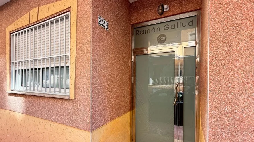Apartment de 3 chambres à Torrevieja, Espagne No. 675 № 4