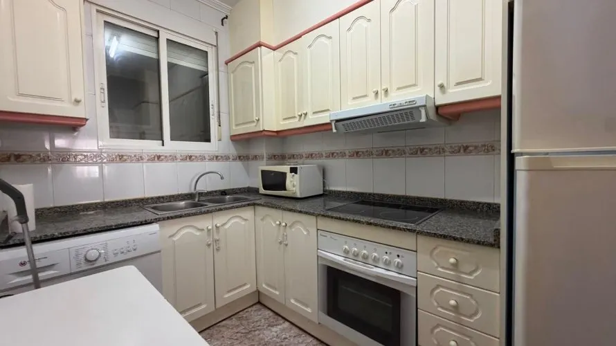 Apartment de 2 chambres à Torrevieja, Espagne No. 689 № 6