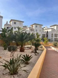 Bungalow de 2 chambres à Torrevieja, Espagne No. 643